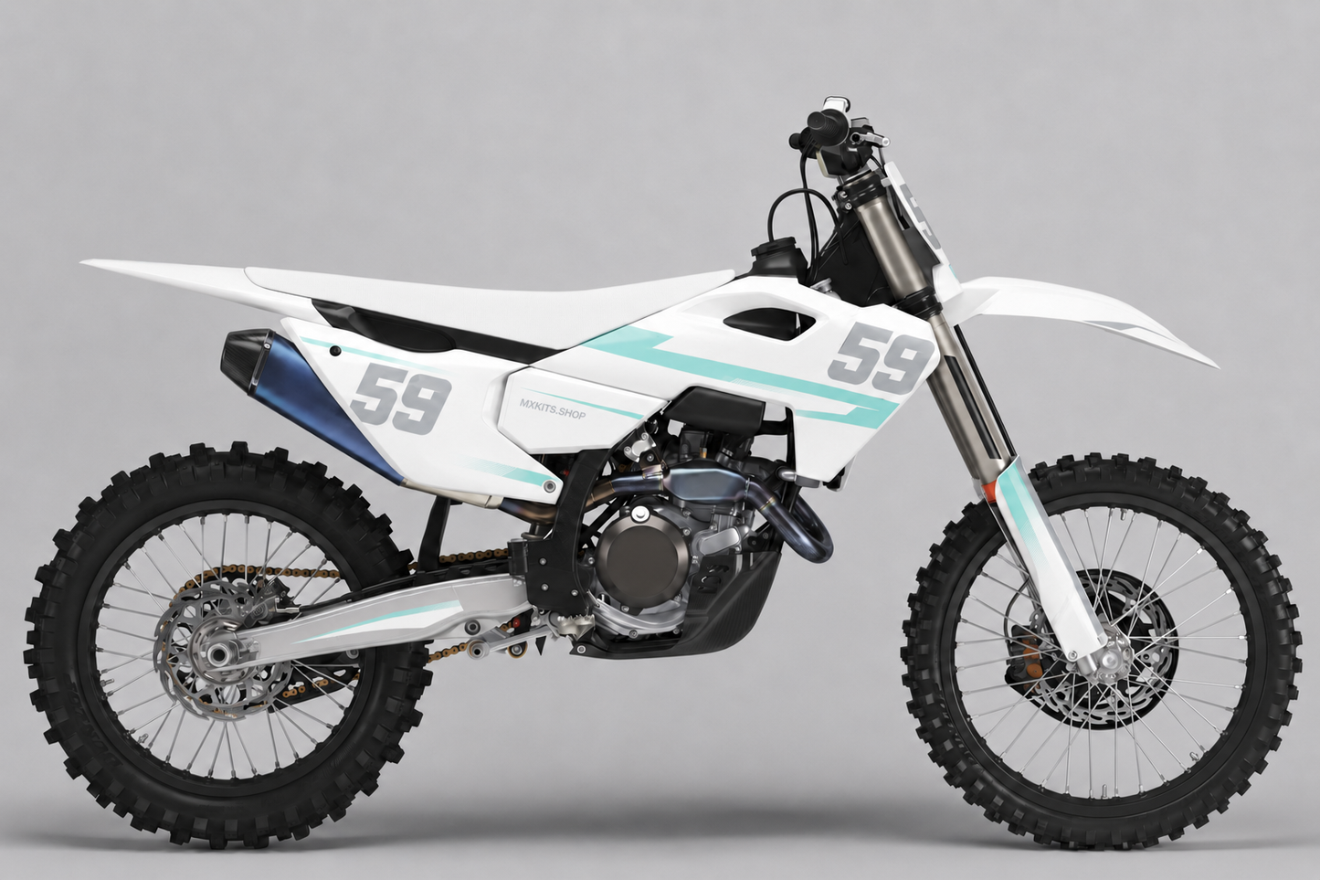 Weißes Husqvarna-MX-Dekor-Kit mit blass-mintfarbenen Akzenten und Startnummer 59 in einer klaren seitlichen Studio-Darstellung
