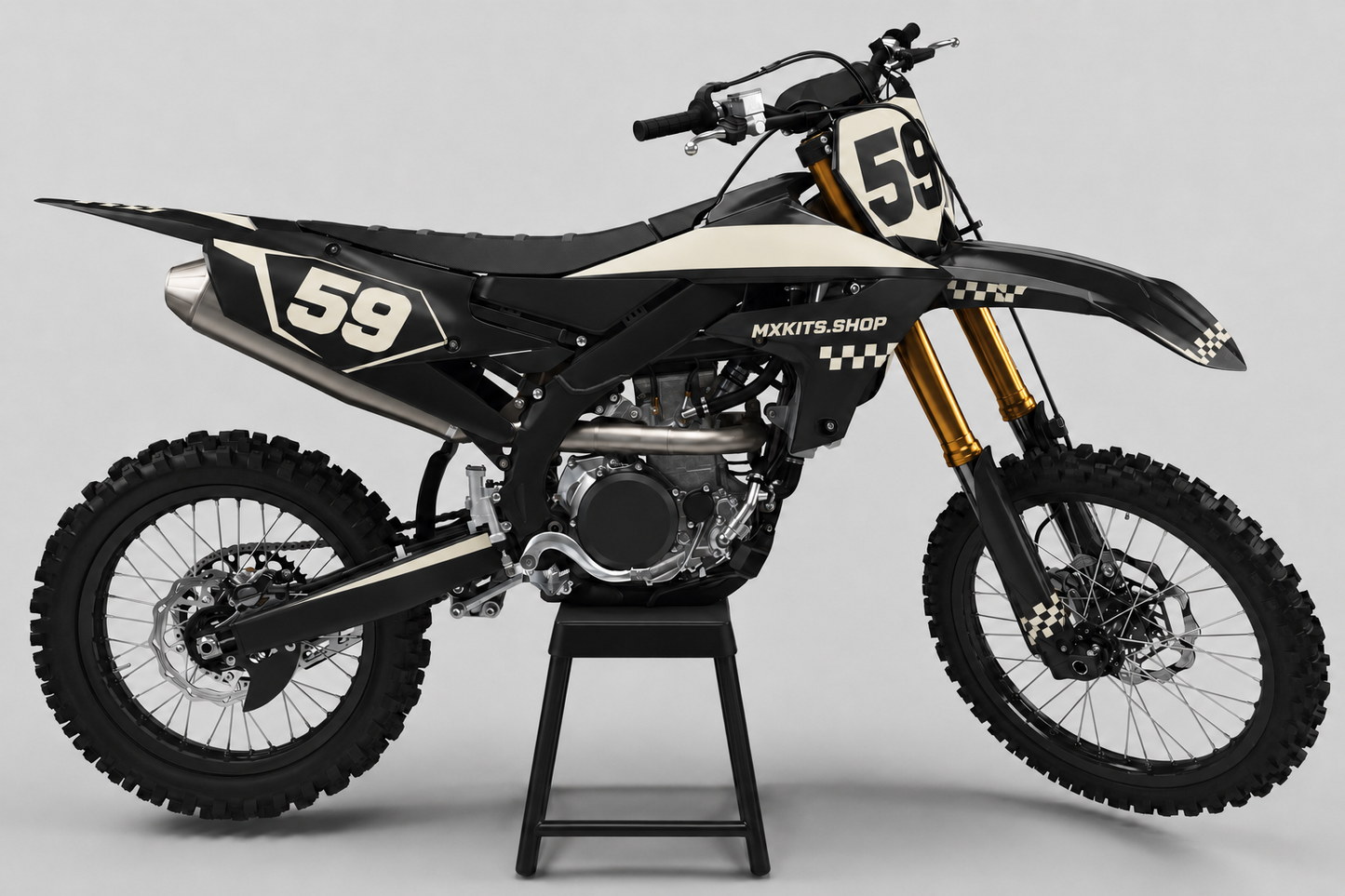 Yamaha Motocross-Motorrad ohne Sponsorenlogos in Anthrazit und Schwarz mit elfenbeinfarbenem Motocross-Dekor im Schachbrettmuster, MXKITS.SHOP-Schriftzug und Startnummer 59