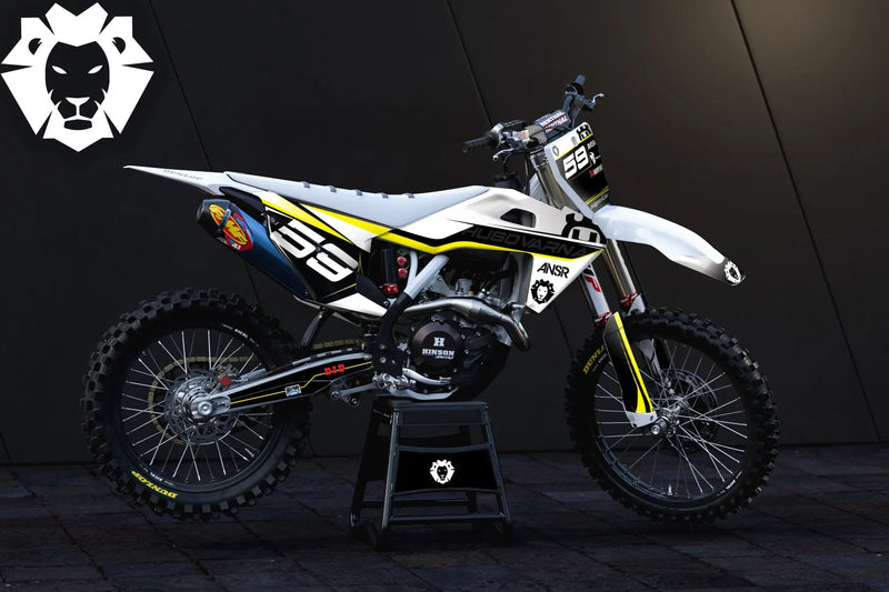 Individuelles Husqvarna Motocross-Dekor-Kit an einem Motorrad