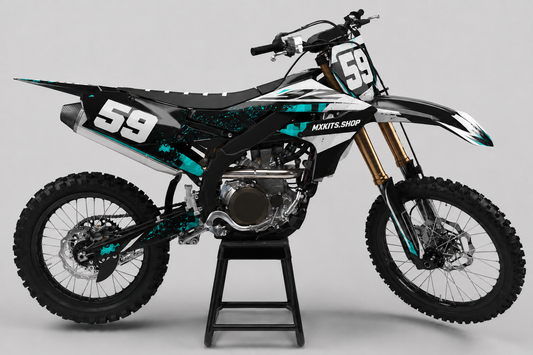 Schwarzes und weißes Yamaha Motocross-Motorrad mit türkisfarbenem Motocross-Dekor im Spritzmuster und Startnummer 59