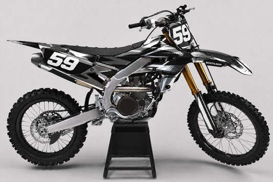 Sponsorfreies Yamaha Motocross-Motorrad in Chrom und Schwarz mit Chrome Mosaic Dekor in Weiß und Cyan und Startnummer 59