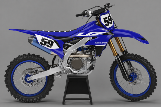 Yamaha-Motocross-Motorrad in Königsblau, Schwarz und Weiß ohne Sponsorenlogos mit Dekor „Royal Blade“, MXKITS.SHOP-Logo und Startnummer 59