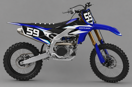 Yamaha-Motocross-Motorrad in dunklem Königsblau, Schwarz und Weiß ohne Sponsorenlogos mit Dekor „Velvet Surge“, MXKITS.SHOP-Logo und Startnummer 59